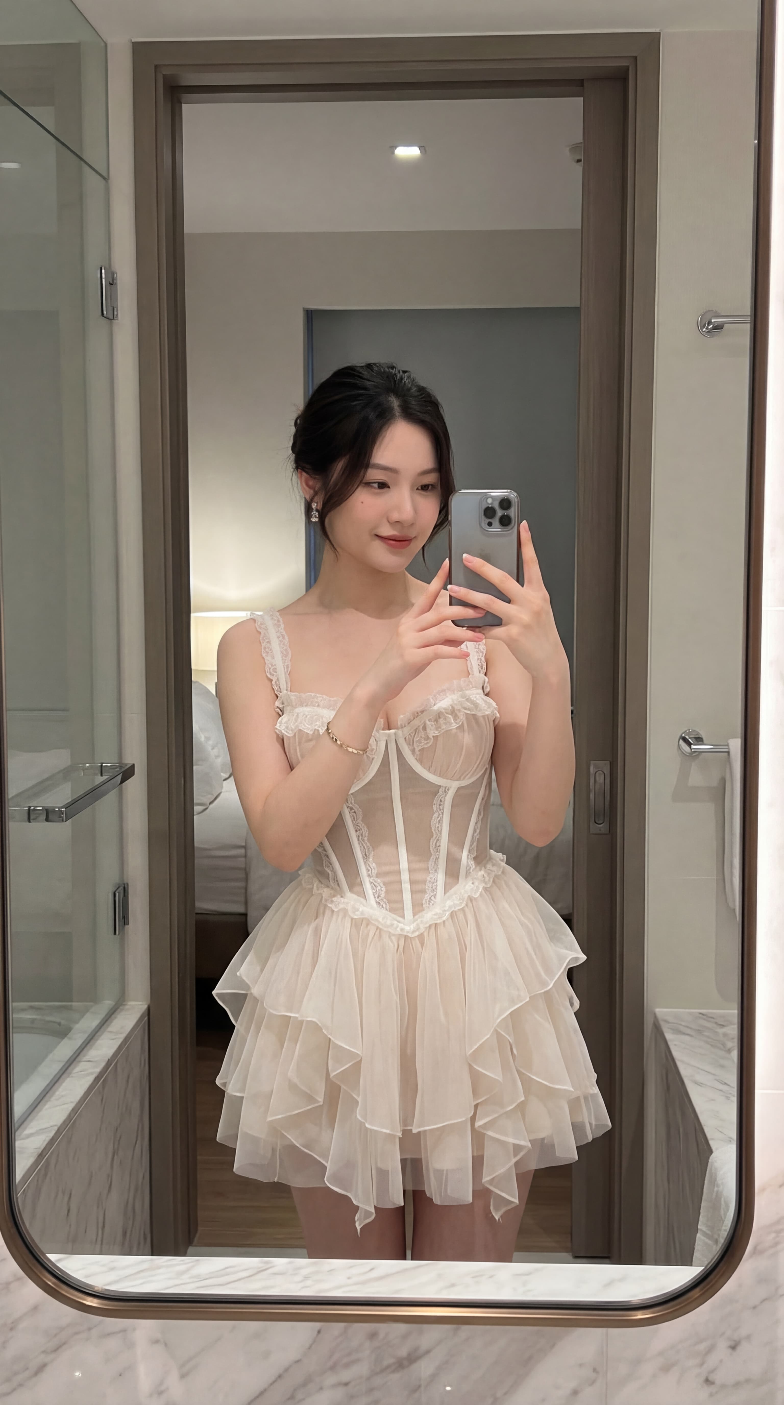 Chatbot Prompts Mẫu Làm Video AI Tạo KOC Ảo & Thay Đồ Thời Trang: Xây Kênh Review Bán Hàng